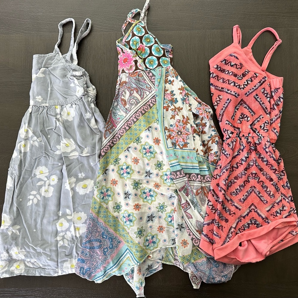 Floral and Patterned bundle of 3 kids outfits/dresses size 5